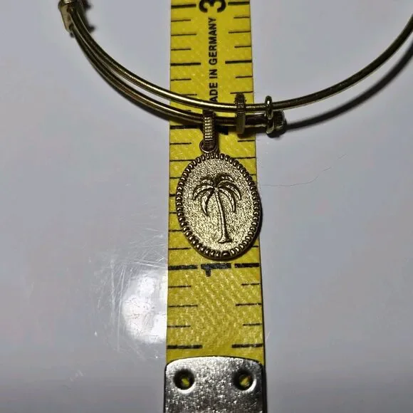 Gold Tone Angelica Palm Tree Charm Bangle Bracelet 8" - Picture 9 of 16